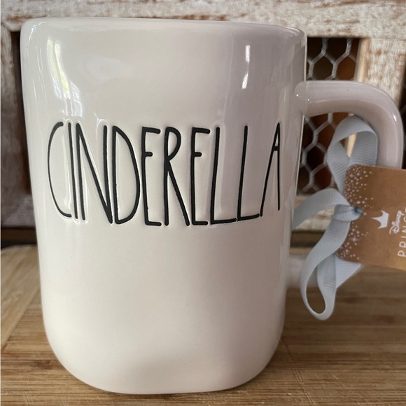 Rae Dunn & Disney Cinderella Mug - Picture 1 of 2